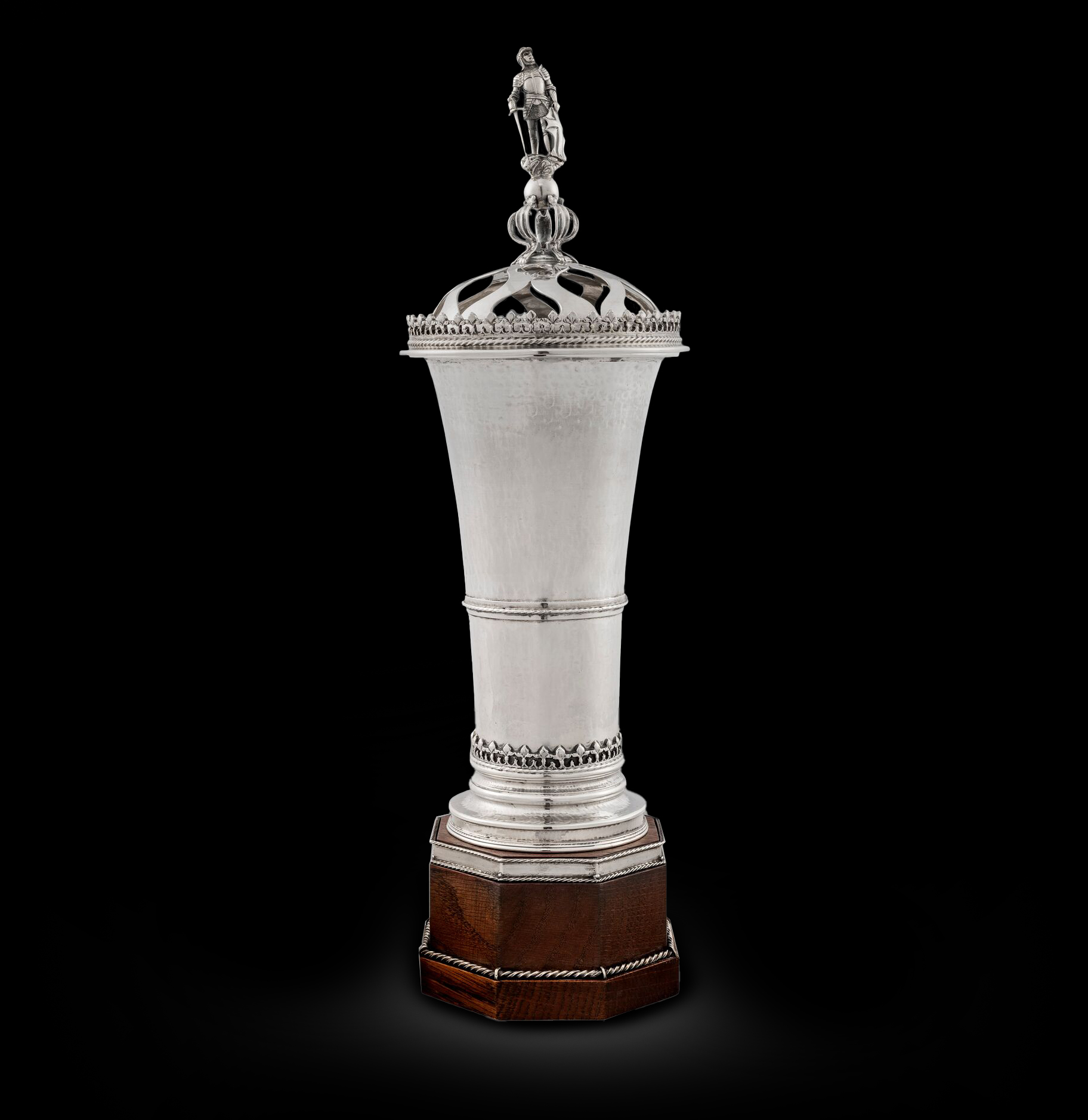 A George V Cup & Cover